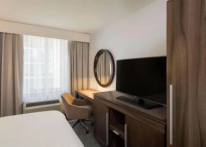 Hampton Inn Manhattan - Times Square South